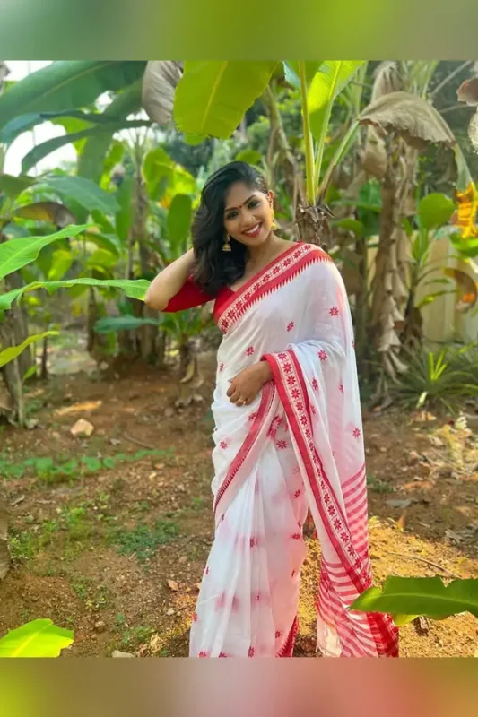 Banarasi Sarees For Intimate And Big Fat Indian Weddings.